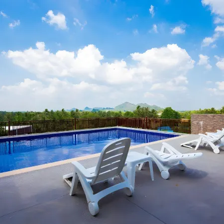Royal Hill Satun Hotel