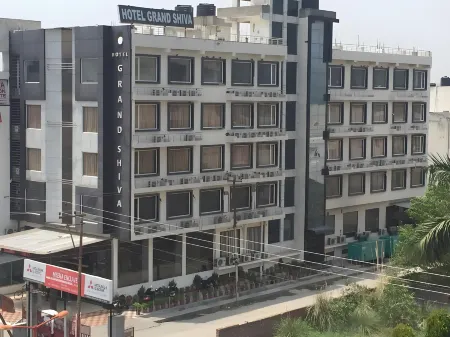 Hotel Grand Shiva Near Ganga Ghat by Oaktel Отели в г. Хардвар