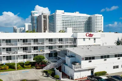 Collins Hotel Hotel di 