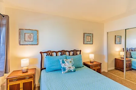 Ocean Front Condo With Pool and Jacuzzi!!!