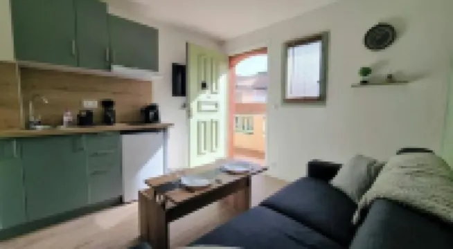 PLEASANT LITTLE STUDIO IN SAINT-RAPHAËL