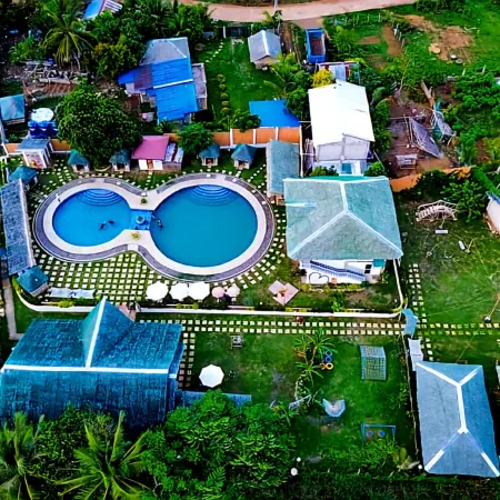 Calle Cinco Resort