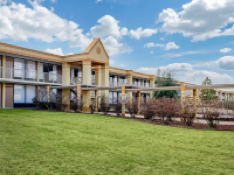 Quality Inn University Area Hotels in Troy