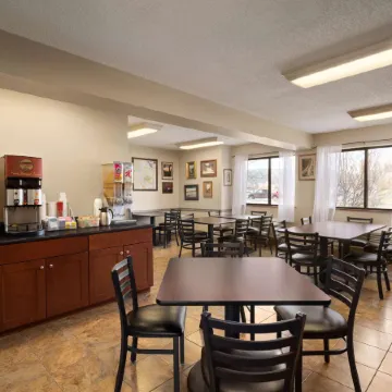 Super 8 by Wyndham Ithaca