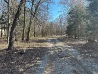 Cozy Cottage at Serenity Woods for up to 18 guests. Only 5 mins from the lake!
