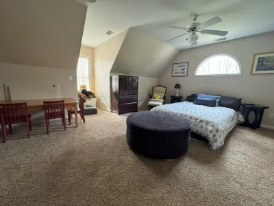 Angel Cove Family Vacation House Hotels near Beaver Island