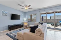 NEW!! GORGEOUS 4 Bed Desert Oasis with Pool!