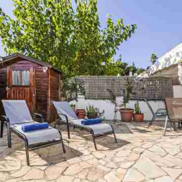 Nadia Hotel Exterior