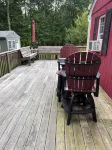 Small cozy cabin with grill & fire pit close to beaches, skiing, biking and URI. Hoteles cerca de Universidad de Rhode Island