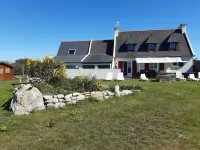 House 400m from the sea and beaches and the GR 34