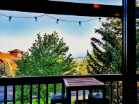 Lovely 2-Bedroom Condo w/ View, Pool, Balcony & BBQ