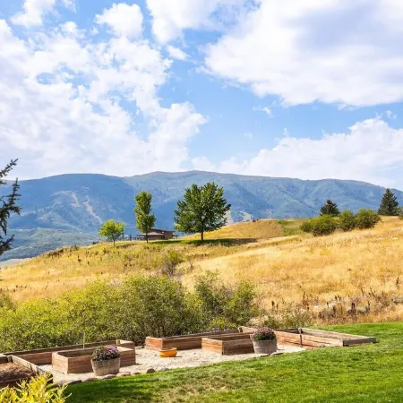 Cozy Guest Suite with Breathtaking Views