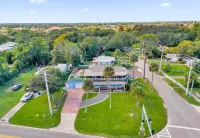 The Real McCoy: Historical Charm w/Pool, Views