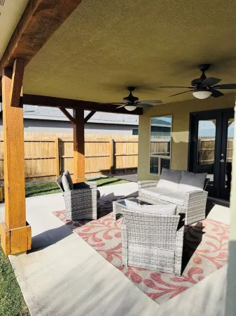 Charming 3-bedroom house with AC, WiFi in tranquil Hobbs