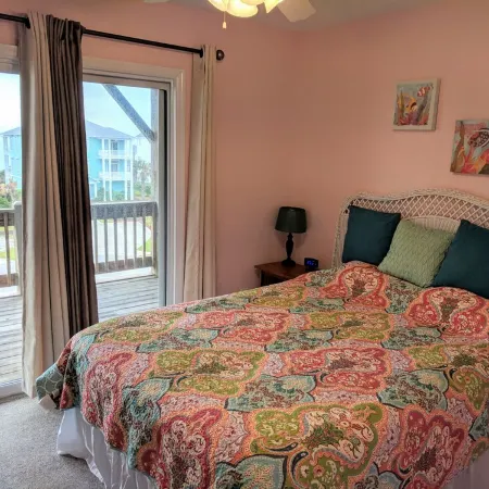 2nd Row Easy Beach Access 1/2 Block Ocean View + EV Charger