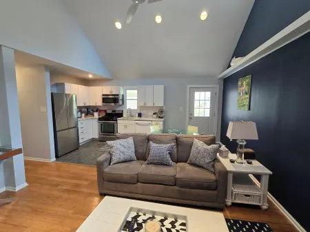 Beautiful Bray Cottage on the Vineyard