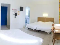 Auberge de Jeunesse HI Verdun Hôtels à proximité de : E.Leclerc VERDUN