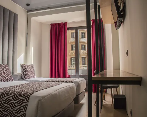Hostal Juliette-Gran Vía Hotel berhampiran Edificio Espana