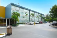 EnVision Hotel Miami International Airport - parking