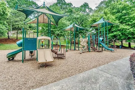 Modern 4 bedroom 4 bathroom home offered for extended stays.