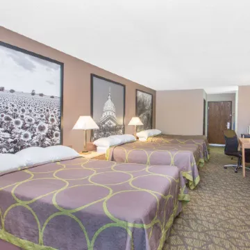 Super 8 by Wyndham Belleville
