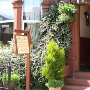 Albany House Отели рядом с достопримечательностью «Пенрит Касл»