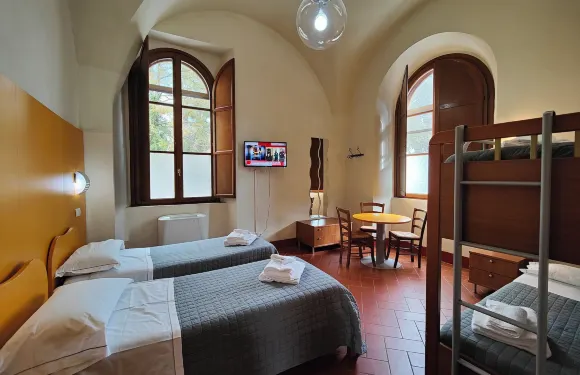 沃爾泰拉基奧斯特羅德爾莫納切旅館