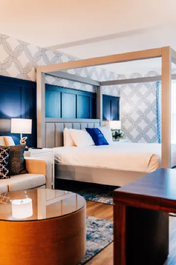 Salem Waterfront Hotel & Suites