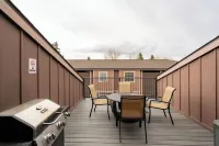 Rooftop Deck Walk to River Downtown Fire Pit