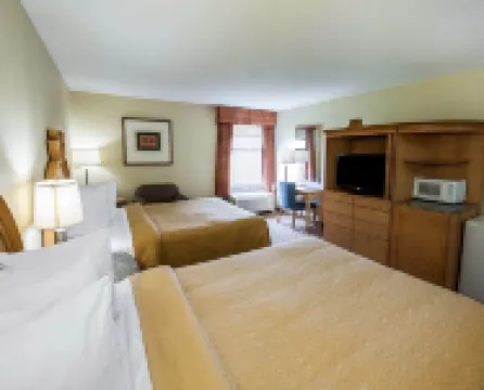 Baymont by Wyndham Greenfield