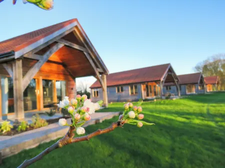 Hay's Wood Retreat Отели рядом с достопримечательностью «St Nicholas' Chapel»