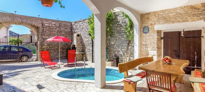 Apartment in Medulin Near Sandy Beaches Hotels in Medulin