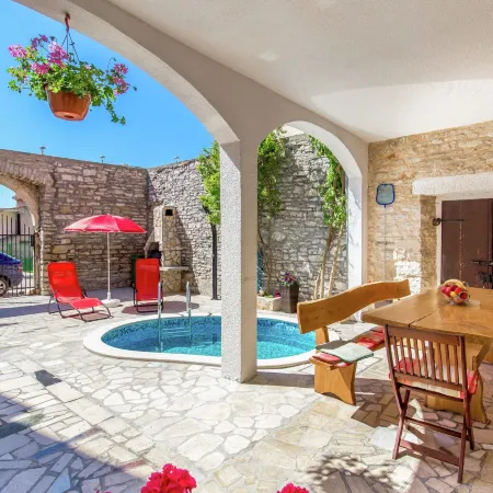 Apartment in Medulin Near Sandy Beaches