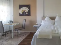 Large, Comfortable Holiday Villa, Private Garden Hotels in Grzybowo