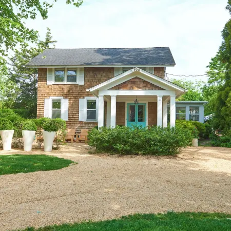 Bellport Inn