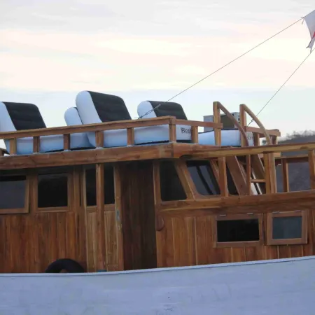 Boat Charter KM.Caroline
