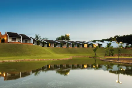 Blue Tree Thermas de Lins Resort Отели в г. Линс