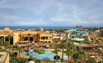 Coral Sea Aqua Club Resort