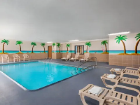 堪薩斯城國際機場戴斯酒店 梅酒店