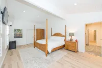 Benson Guest House Hotels in Uvalde