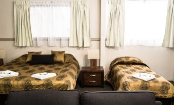 Tall Trees Motel Mountain Retreat