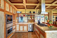 Aloha Spirit Maui 2 Bedroom Home by RedAwning