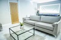 1 Bed House - Sleeps 2 - Parking - Wifi