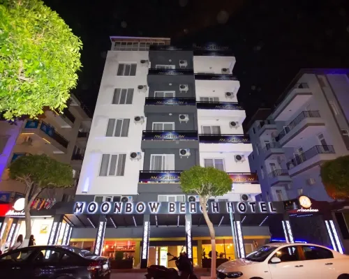 Moonbow Beach Hotel Hotel dekat Pantai Cleopatra