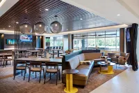 SpringHill Suites Chester - breakfast