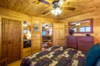 Cobb Creek Cabins - balcony