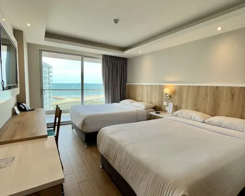Wyndham Garden Cartagena Hotels near Crespo