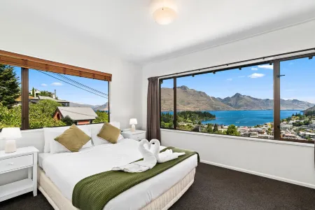 Town Centre Location with Stunning View - Unit 8 Отели рядом с достопримечательностью «Skyline Luge Queenstown»