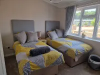 Luxury 2-Bed Lodge in Routh, Hottub & Pet Friendly Hôtels à : Beverley
