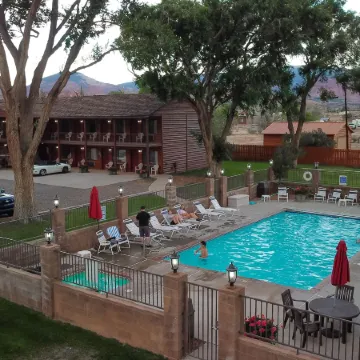 Austin's Chuckwagon Lodge